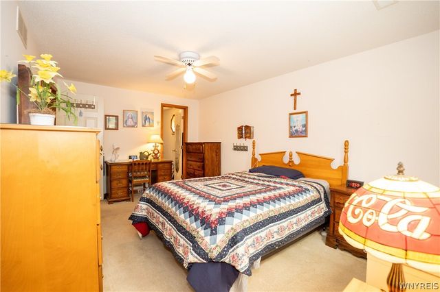7 Sunmist E, Amherst, NY 14228