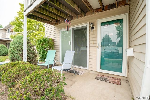 7 Sunmist E, Amherst, NY 14228