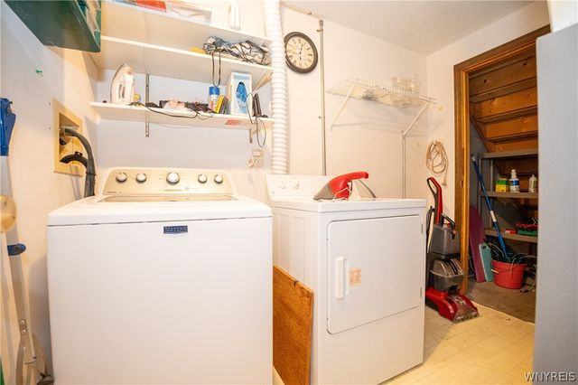 7 Sunmist E, Amherst, NY 14228