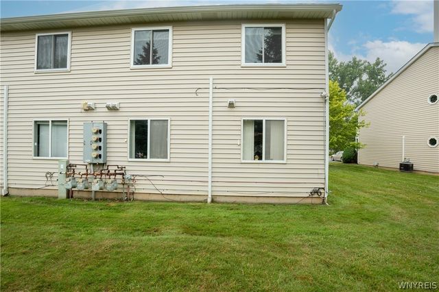 7 Sunmist E, Amherst, NY 14228