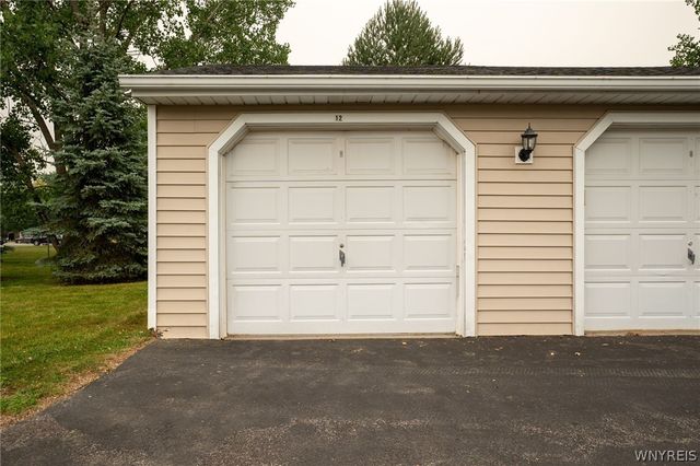 7 Sunmist E, Amherst, NY 14228