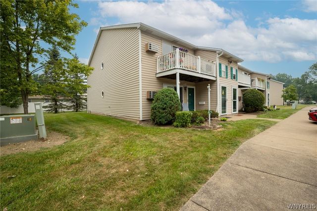 7 Sunmist E, Amherst, NY 14228