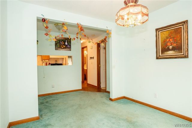 7 Sunmist E, Amherst, NY 14228
