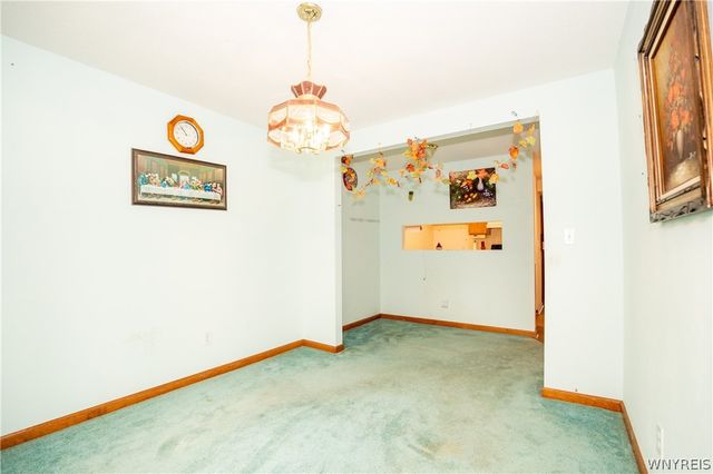 7 Sunmist E, Amherst, NY 14228
