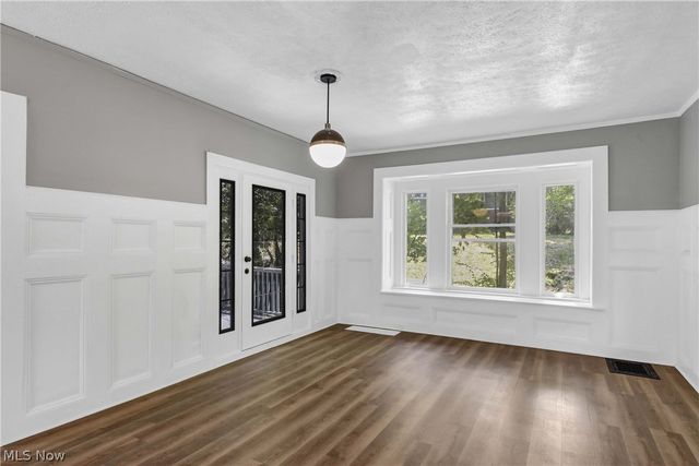 2231 Bellfield Avenue, Cleveland Heights, OH 44106