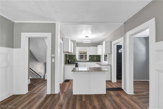 2231 Bellfield Avenue, Cleveland Heights, OH 44106