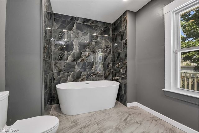 2231 Bellfield Avenue, Cleveland Heights, OH 44106