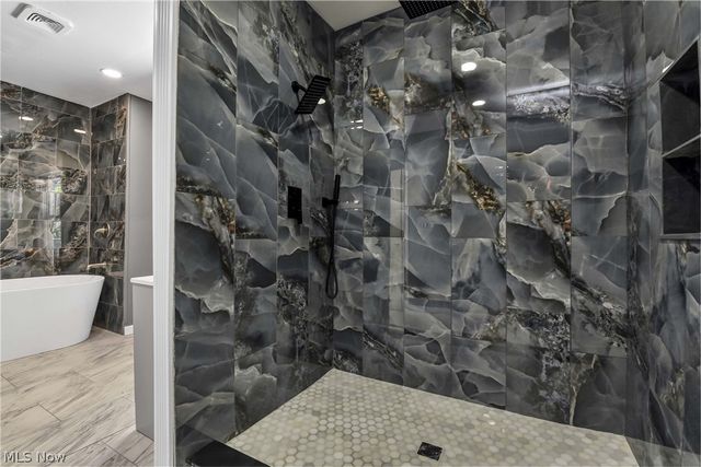 2231 Bellfield Avenue, Cleveland Heights, OH 44106