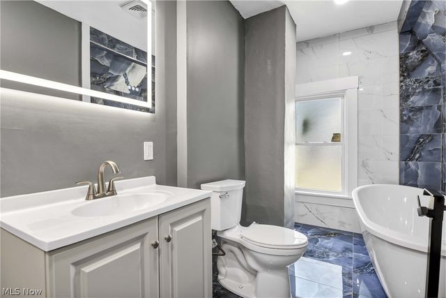 2231 Bellfield Avenue, Cleveland Heights, OH 44106