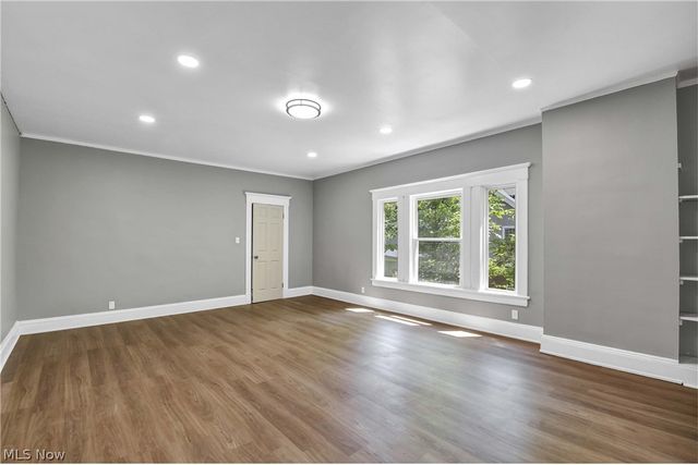 2231 Bellfield Avenue, Cleveland Heights, OH 44106