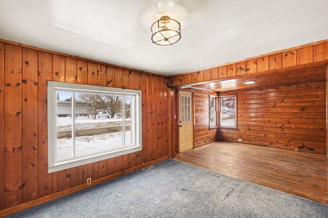 718 S Mill Street, Reed City, MI 49677