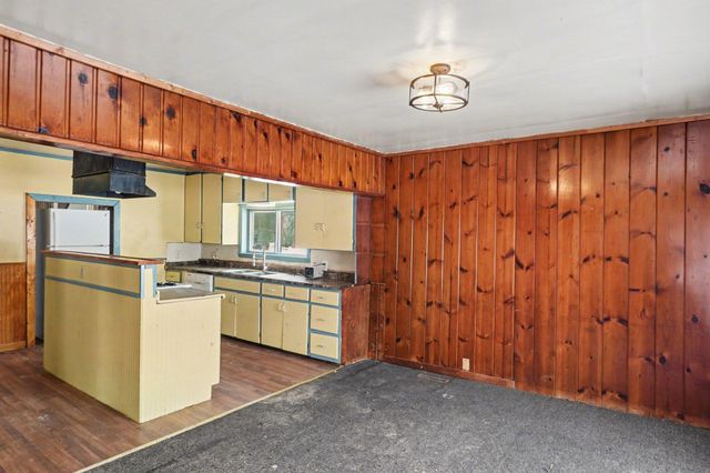 718 S Mill Street, Reed City, MI 49677