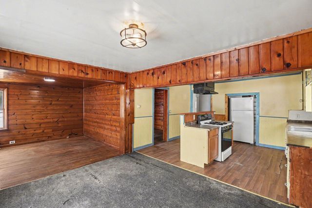 718 S Mill Street, Reed City, MI 49677