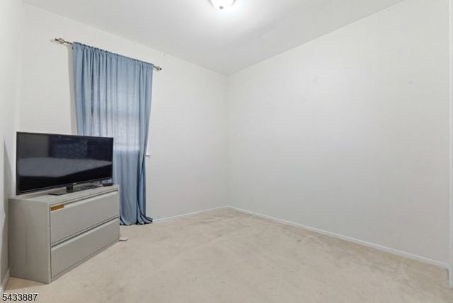 598 Van Houten Ave, Clifton City, NJ 07013