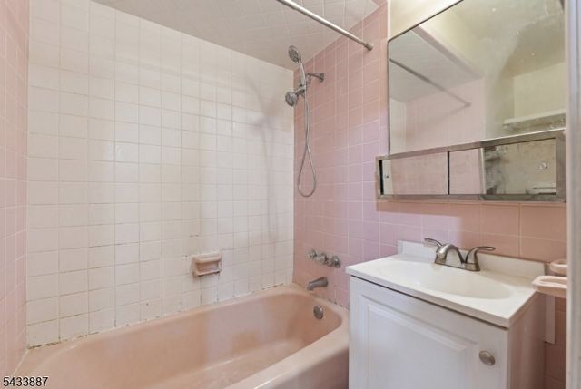 598 Van Houten Ave, Clifton City, NJ 07013