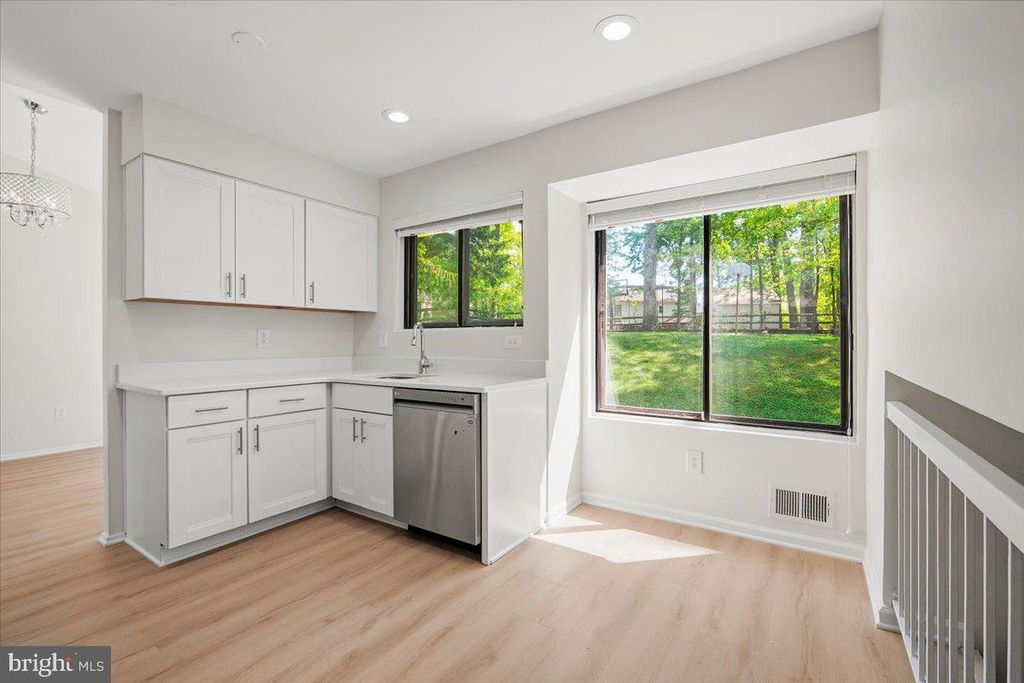 Image 10 of property listing at 3912 GELDING LN, Olney, MD 20832