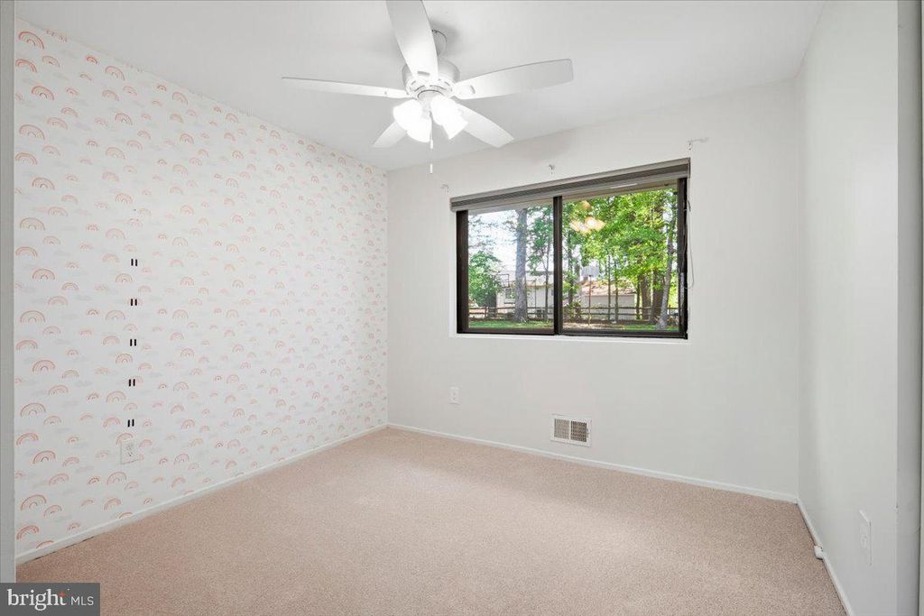 Image 17 of property listing at 3912 GELDING LN, Olney, MD 20832