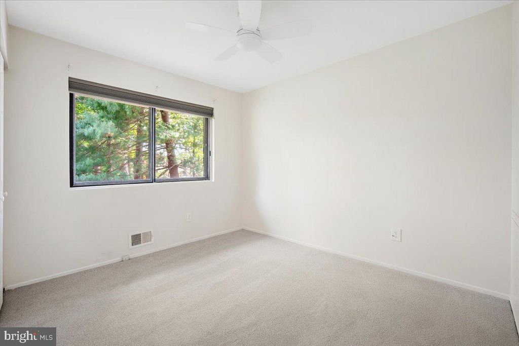 Image 20 of property listing at 3912 GELDING LN, Olney, MD 20832