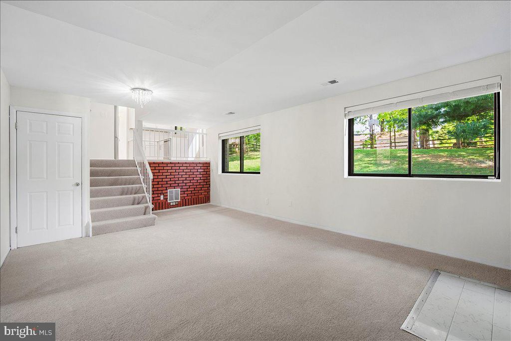 Image 22 of property listing at 3912 GELDING LN, Olney, MD 20832