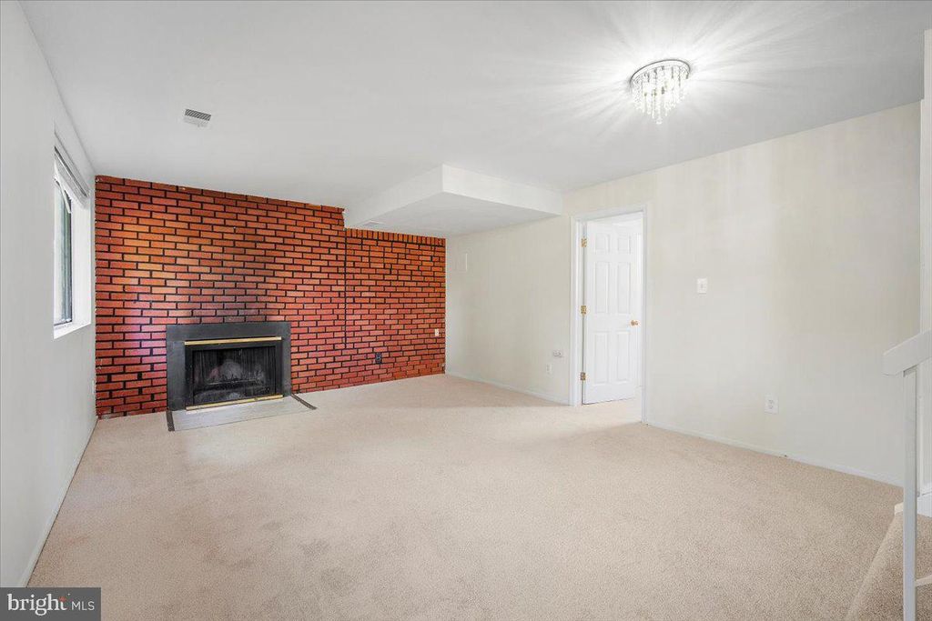 Image 24 of property listing at 3912 GELDING LN, Olney, MD 20832