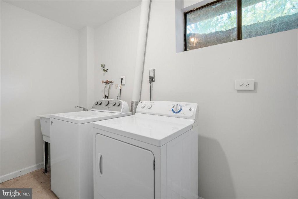 Image 29 of property listing at 3912 GELDING LN, Olney, MD 20832