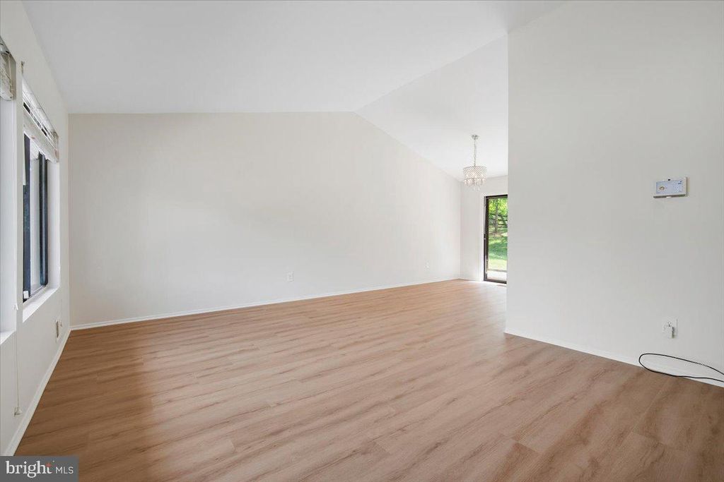 Image 3 of property listing at 3912 GELDING LN, Olney, MD 20832