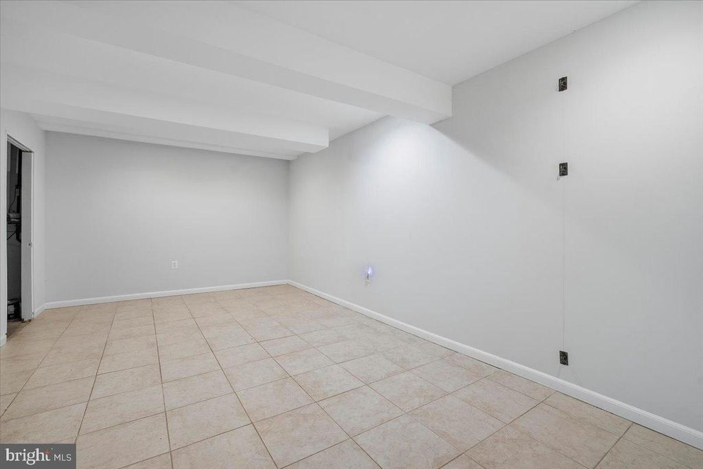 Image 30 of property listing at 3912 GELDING LN, Olney, MD 20832