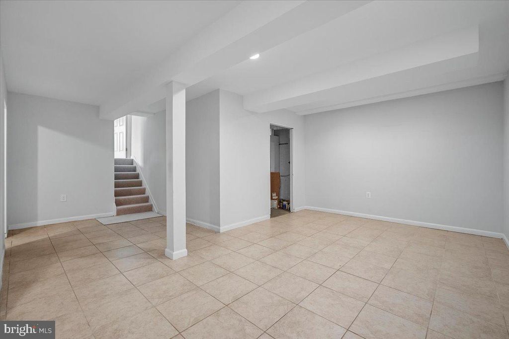 Image 31 of property listing at 3912 GELDING LN, Olney, MD 20832