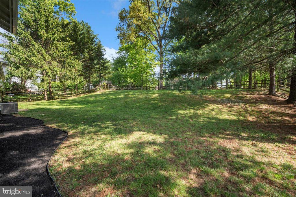 Image 35 of property listing at 3912 GELDING LN, Olney, MD 20832