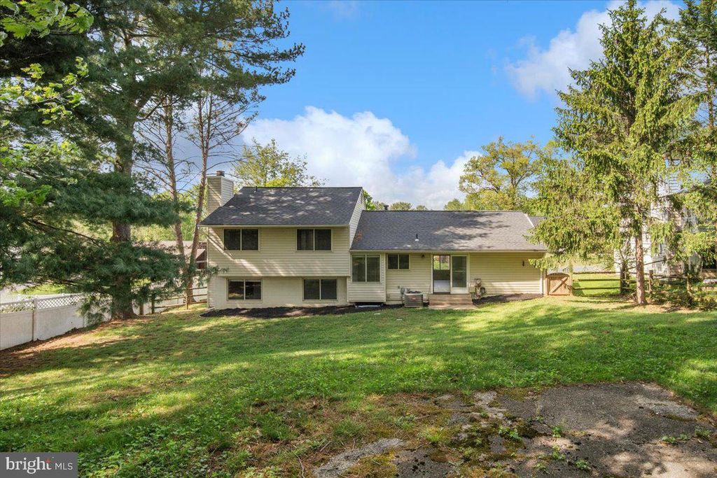 Image 36 of property listing at 3912 GELDING LN, Olney, MD 20832