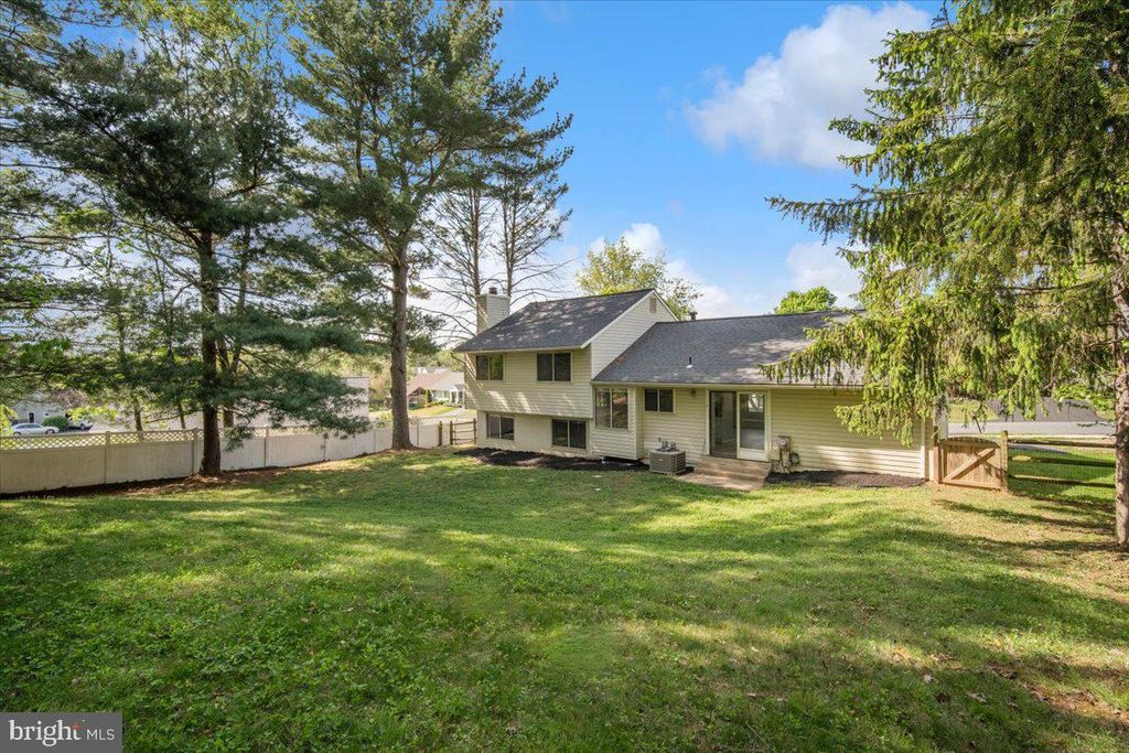 Image 37 of property listing at 3912 GELDING LN, Olney, MD 20832