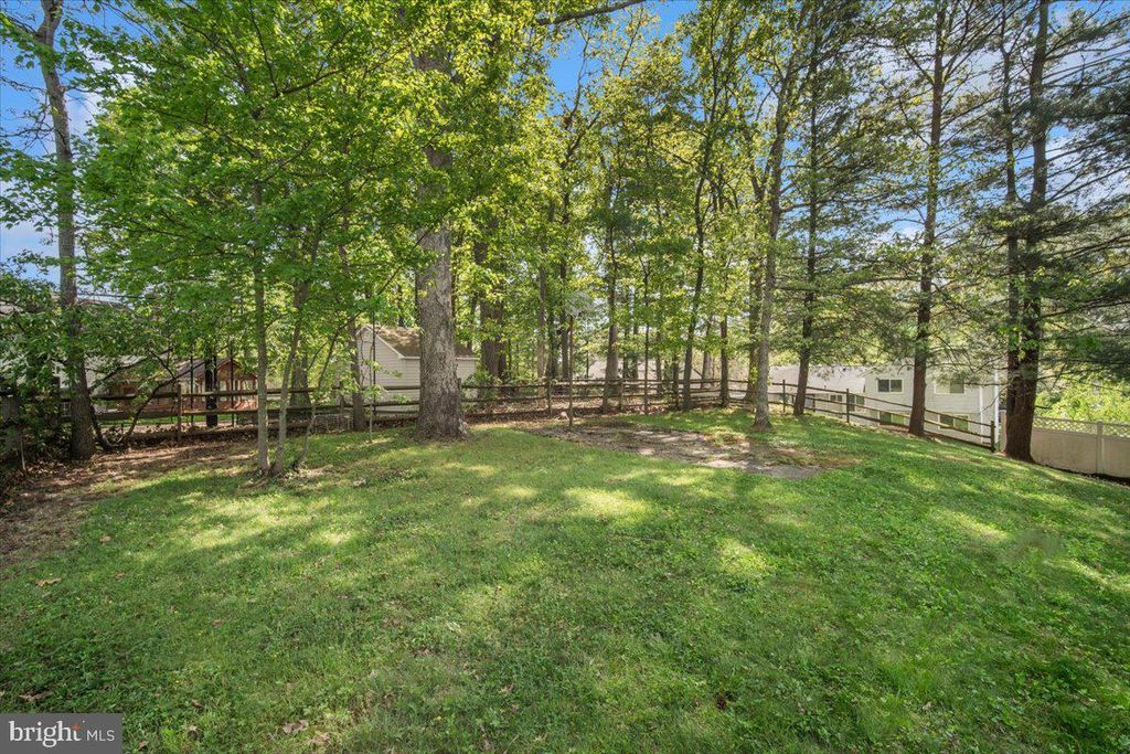 Image 38 of property listing at 3912 GELDING LN, Olney, MD 20832