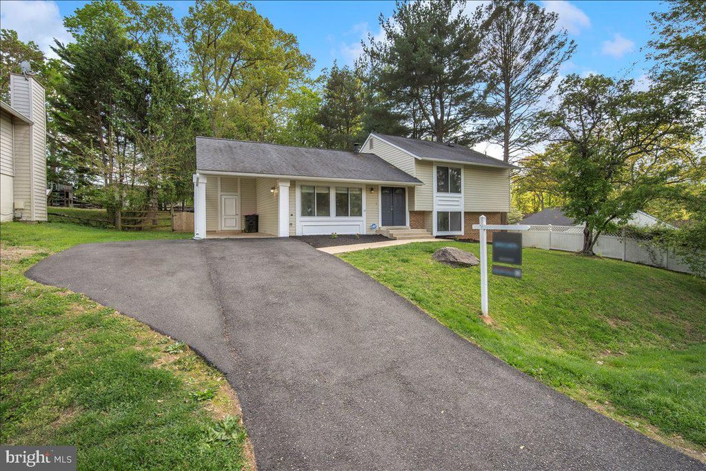 Image 39 of property listing at 3912 GELDING LN, Olney, MD 20832