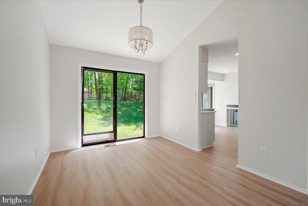 Image 5 of property listing at 3912 GELDING LN, Olney, MD 20832