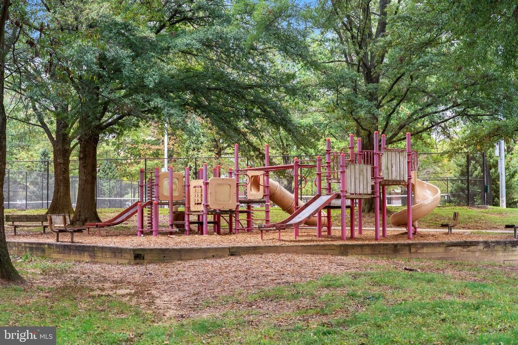 Image 58 of property listing at 3912 GELDING LN, Olney, MD 20832