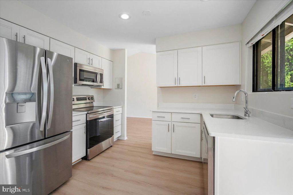 Image 8 of property listing at 3912 GELDING LN, Olney, MD 20832