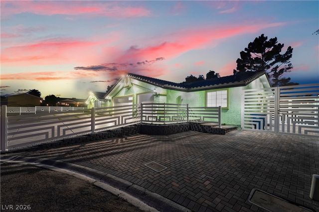 3160 East Viking Road, Las Vegas, NV 89121