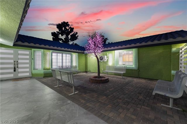 3160 East Viking Road, Las Vegas, NV 89121