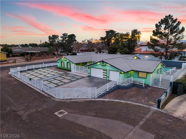 3160 East Viking Road, Las Vegas, NV 89121