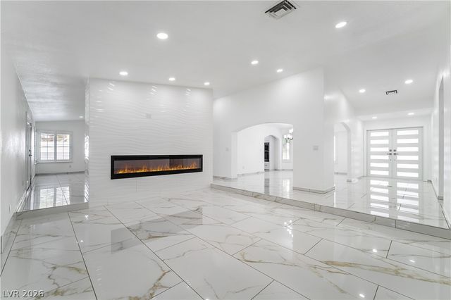 3160 East Viking Road, Las Vegas, NV 89121