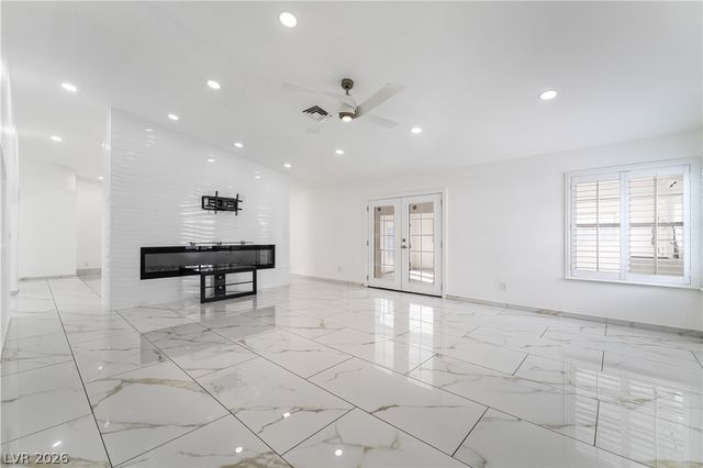 3160 East Viking Road, Las Vegas, NV 89121