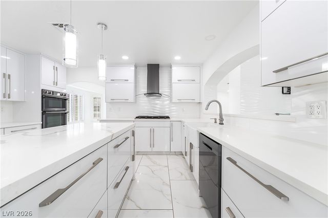 3160 East Viking Road, Las Vegas, NV 89121