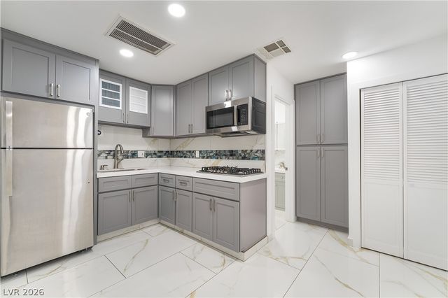 3160 East Viking Road, Las Vegas, NV 89121