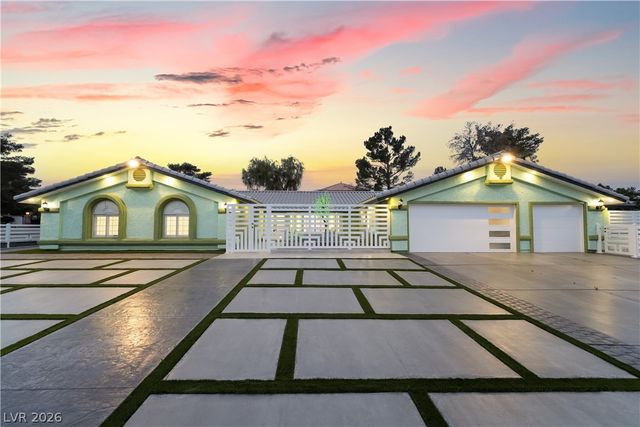 3160 East Viking Road, Las Vegas, NV 89121