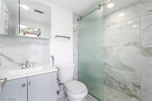 3160 East Viking Road, Las Vegas, NV 89121