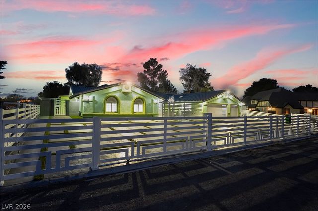 3160 East Viking Road, Las Vegas, NV 89121