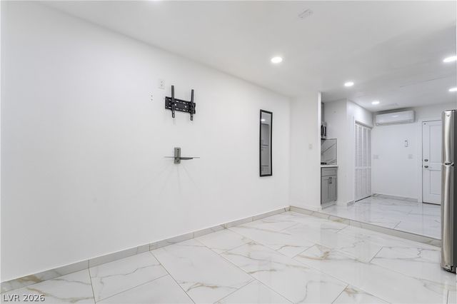 3160 East Viking Road, Las Vegas, NV 89121