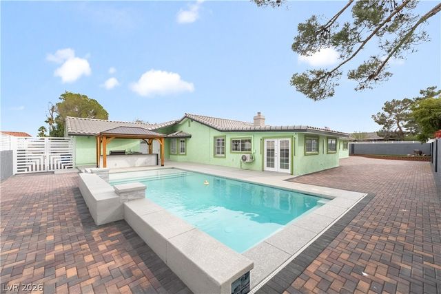 3160 East Viking Road, Las Vegas, NV 89121