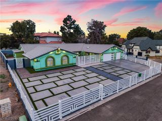 3160 East Viking Road, Las Vegas, NV 89121