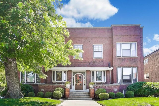 240 S Marion Street 1N, Oak Park, IL 60302